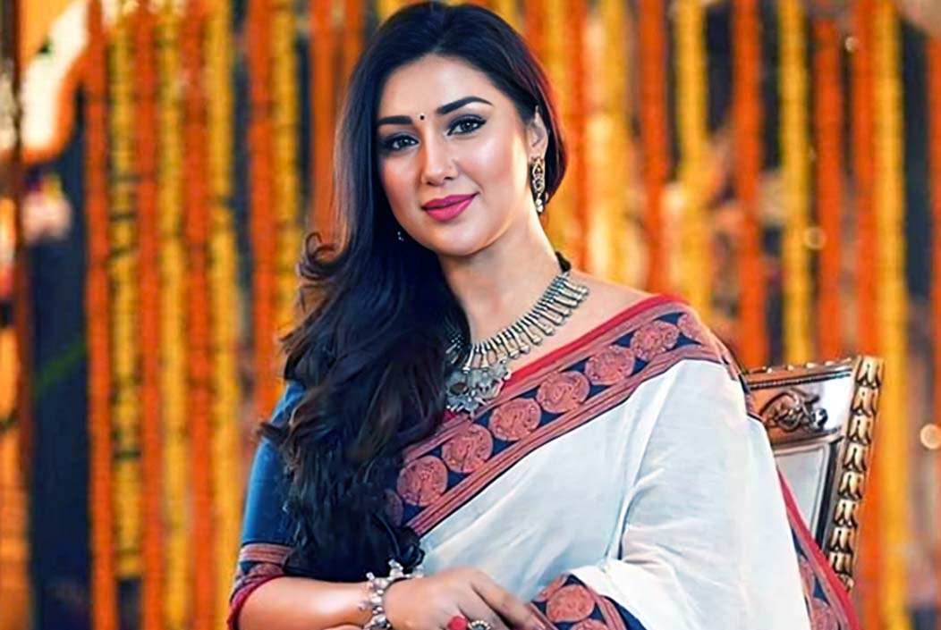 অভিযোগ নিয়ে থানায় গেলেন অপু বিশ্বাস অভিযোগ নিয়ে থানায় গেলেন অপু বিশ্বাস