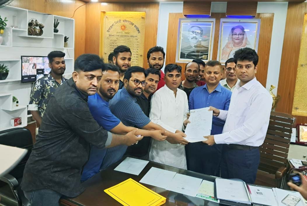 ভাইস চেয়ারম্যান পদে মনোনয়ন জমা দিলেন রনি ভাইস চেয়ারম্যান পদে মনোনয়ন জমা দিলেন রনি