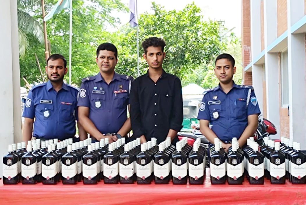 চট্টগ্রামের আনোয়ারায় ১৭ লাখ টাকার বিদেশি মদসহ আটক ১ চট্টগ্রামের আনোয়ারায় ১৭ লাখ টাকার বিদেশি মদসহ আটক ১