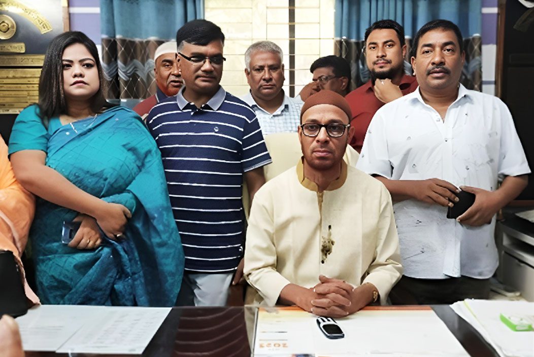 দায়িত্ব ফিরে পেলেন বগুড়ার শেরপুরের পৌর মেয়র জানে আলম খোকা দায়িত্ব ফিরে পেলেন বগুড়ার শেরপুরের পৌর মেয়র জানে আলম খোকা