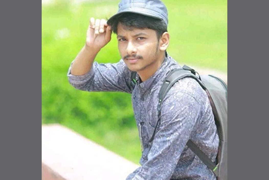 নাশকতার মামলায় গ্রেপ্তার যুবক, স্ট্রোকে বাবার মৃত্যু নাশকতার মামলায় গ্রেপ্তার যুবক, স্ট্রোকে বাবার মৃত্যু