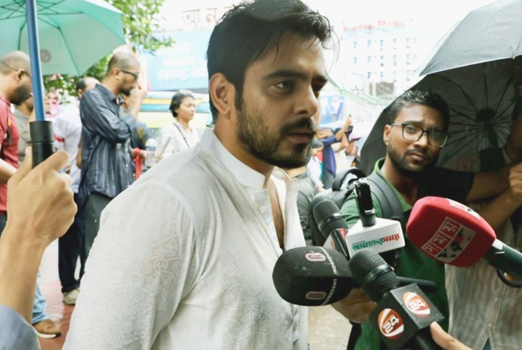 এখনও কানে বাজে, কারও পানি লাগবে চিত্রনায়ক সিয়াম এখনও কানে বাজে, কারও পানি লাগবে চিত্রনায়ক সিয়াম