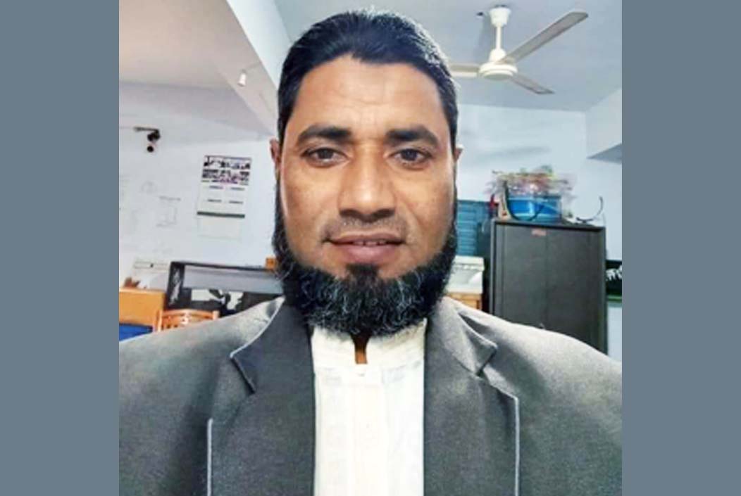 নওগাঁর সাপাহারে ছিনতাইকারীদের হামলায় এক শিক্ষক নিহত নওগাঁর সাপাহারে ছিনতাইকারীদের হামলায় এক শিক্ষক নিহত