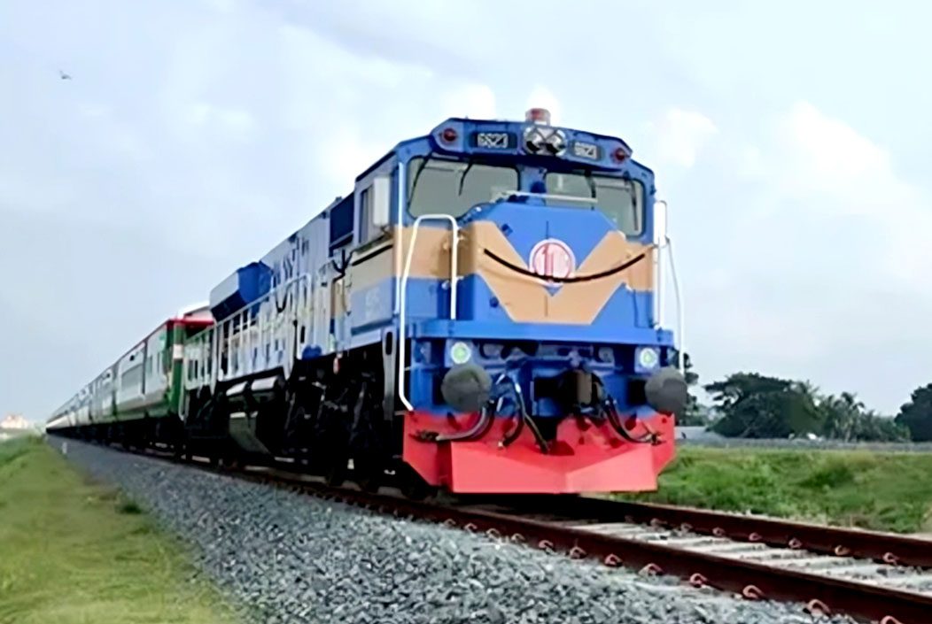লালমনিরহাটে ট্রেনে কাটা পড়ে ৪ জন নিহত লালমনিরহাটে ট্রেনে কাটা পড়ে ৪ জন নিহত