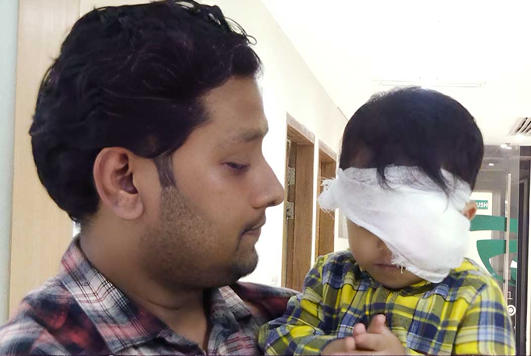 শিশুর সমস্যা ছিলো বাম চোখে, চিকিৎসক অপারেশন করলেন ডান চোখ শিশুর সমস্যা ছিলো বাম চোখে, চিকিৎসক অপারেশন করলেন ডান চোখ