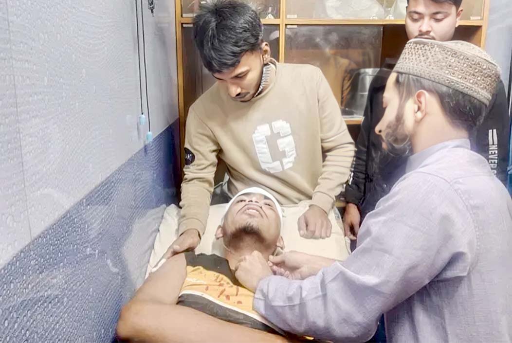 সমন্বয়ককে পেটানোর অভিযোগ আরেক সমন্বয়কের বিরুদ্ধে সমন্বয়ককে পেটানোর অভিযোগ আরেক সমন্বয়কের বিরুদ্ধে