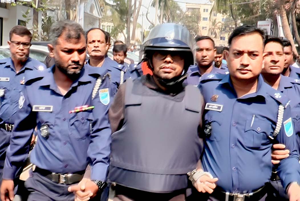 তিনটি হত্যা মামলায় আবারও রিমান্ডে পলক তিনটি হত্যা মামলায় আবারও রিমান্ডে পলক