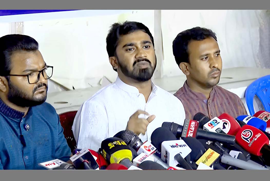 ছাত্র প্রতিনিধিদের আগামী ১৫ দিনের মধ্যে পদত্যাগ করতে হবে রাশেদ খান ছাত্র প্রতিনিধিদের আগামী ১৫ দিনের মধ্যে পদত্যাগ করতে হবে রাশেদ খান