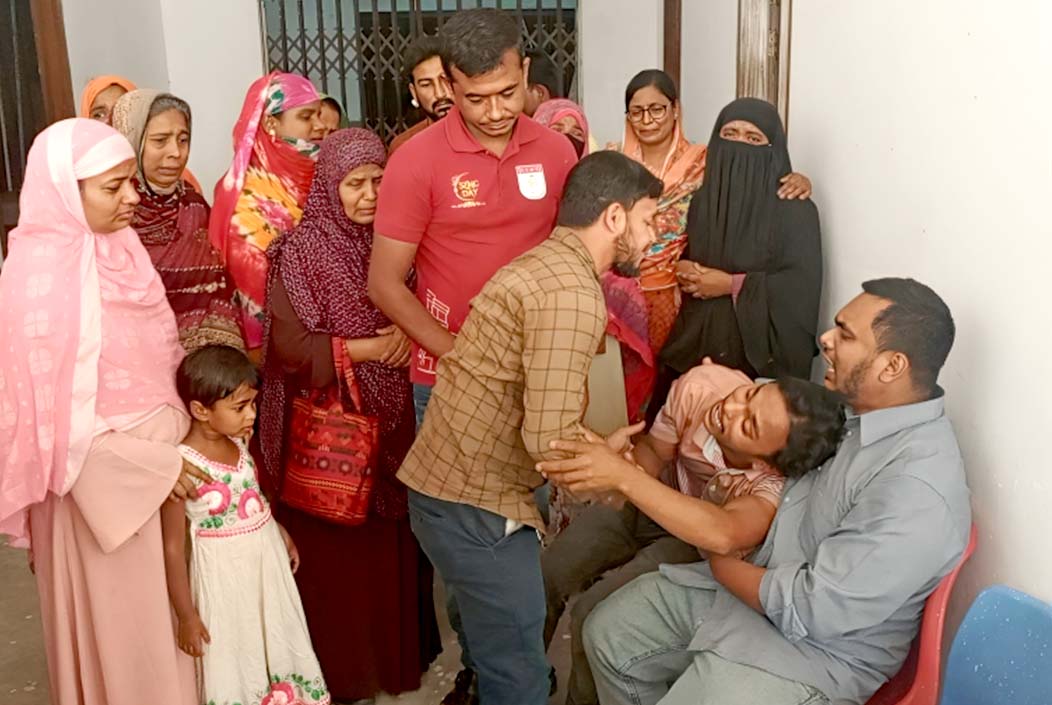 বগুড়ায় বাসচাপায় স্বামী-স্ত্রীর মৃত্যু