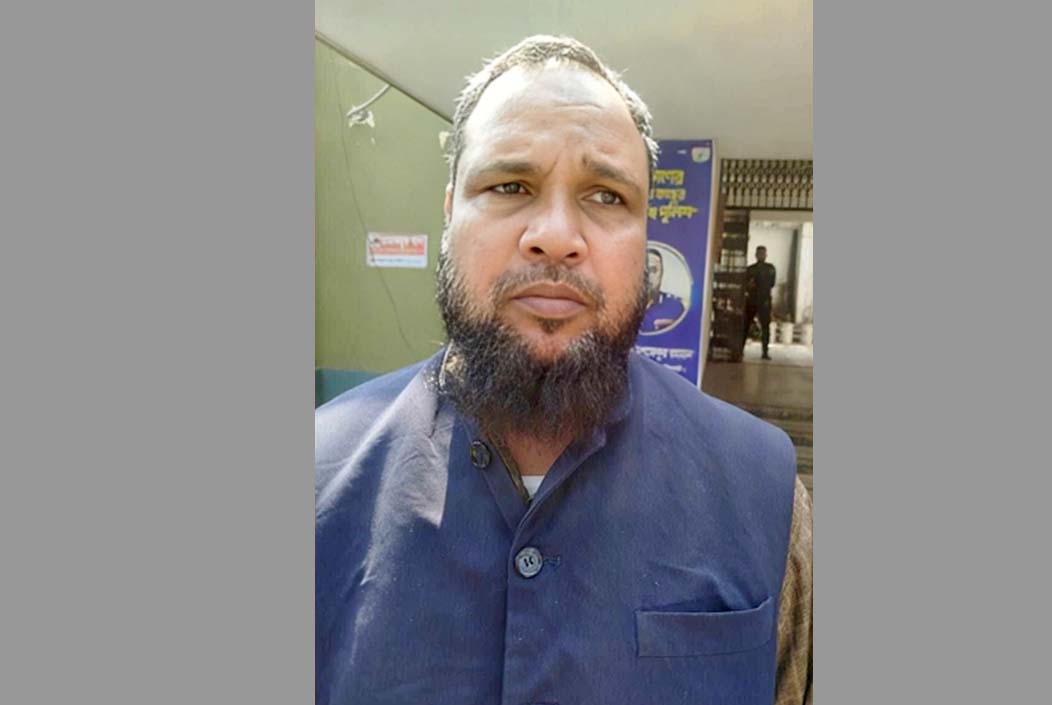 মসজিদে পড়তে আসা কিশোরীকে ধর্ষণের অভিযোগে ইমাম গ্রেফতার