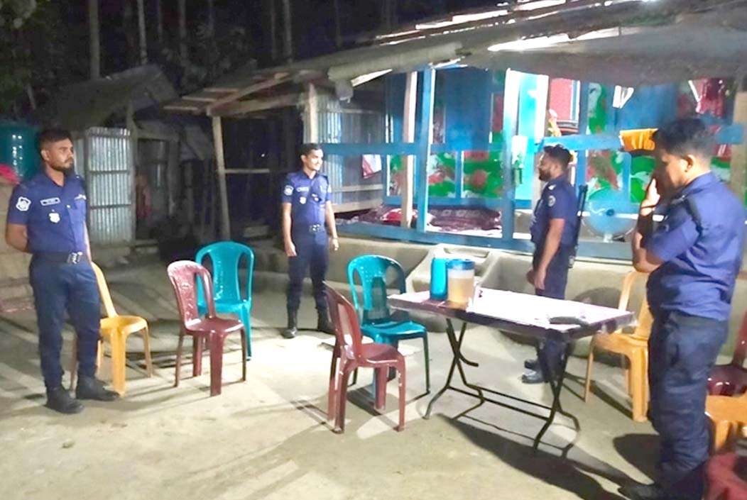 মেয়েকে ধর্ষণের পর বাবাকে হত্যা, আতঙ্কে পরিবার, বাড়িতে পুলিশ মোতায়েন