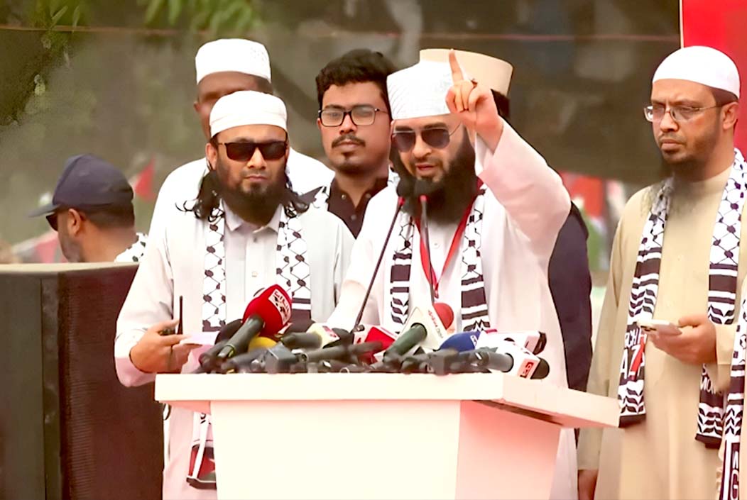 লাব্বাইকা ইয়া গাজা’, আজহারীর বজ্রকণ্ঠে কেঁপে উঠল সোহরাওয়ার্দী