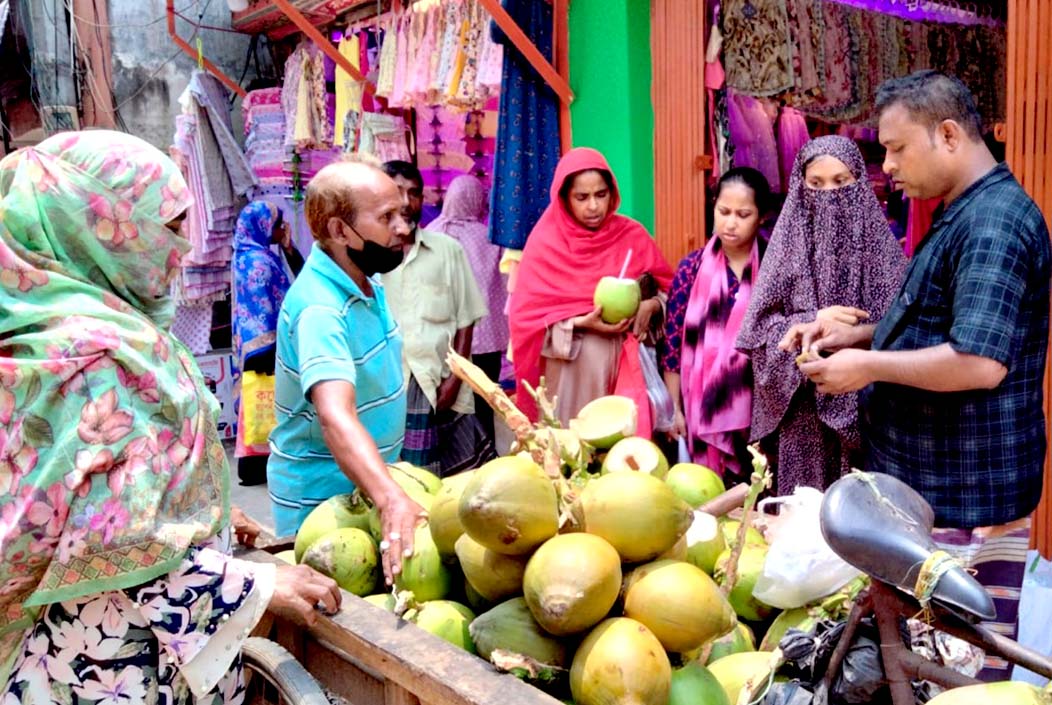 তাপদাহে ঘরছাড়া জীবিকা, বিপাকে শ্রমজীবী মানুষ