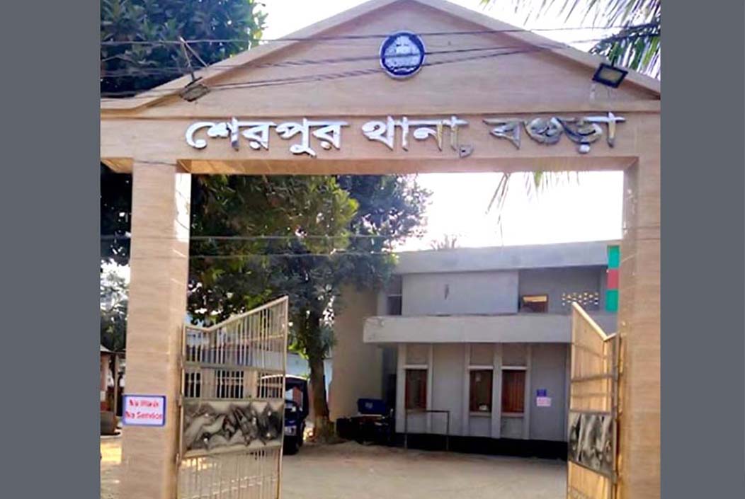 শেরপুরে সীমান্তবর্তী সড়কে বেড়েছে ছিনতাই-চুরি, আতঙ্কে গ্রামবাসী Robberies and thefts on the border roads in Sherpur have increased, villagers are in panic Onnetion