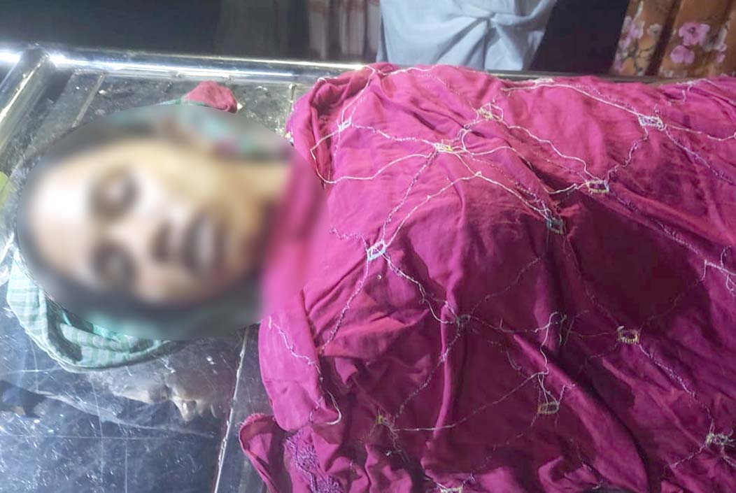 শেরপুরে স্বামীর সঙ্গে ঝগড়ার পর তরুণীর বিষপান, হাসপাতালে মৃত্যু Young woman in Sherpur consumes poison after quarrel with husband, dies in hospital Onnetion