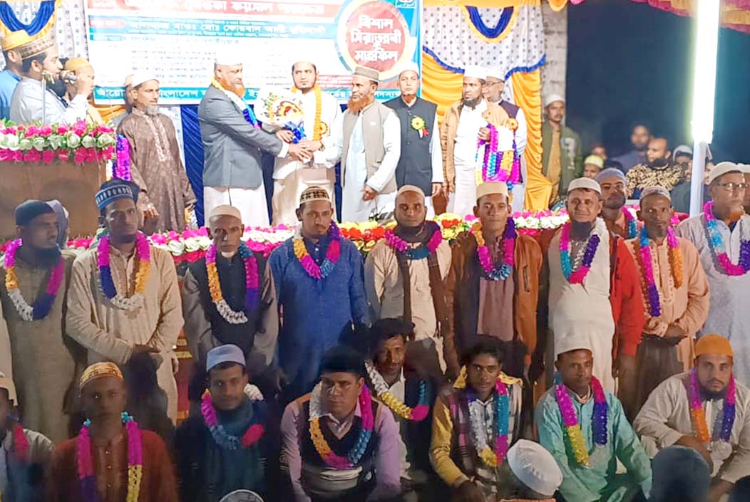 43 BNP leaders and activists, including former UP and former army members, join Jamaat Onnetion