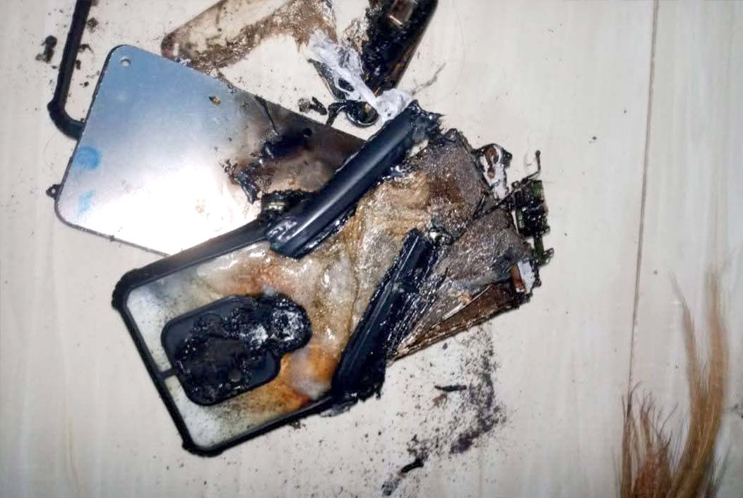 A Tecno phone that was charging suddenly exploded in Sherpur! Onnetion