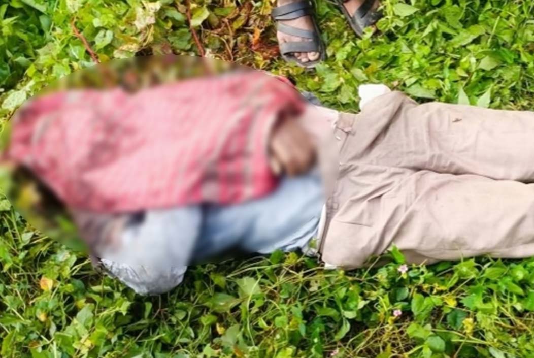 বগুড়ায় অটোরিকশা চালকের গলাকাটা মরদেহ উদ্ধার Autorickshaw driver's throat slit, body recovered in Bogra Onnetion