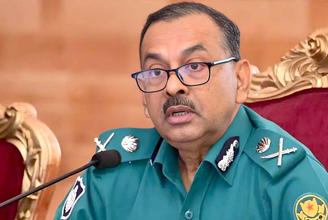 আগুন-ককটেল হামলাকারীর বিরুদ্ধে গুলির নির্দেশ দিলেন ডিএমপি কমিশনার DMP Commissioner orders shooting at fire-cocktail attacker Onnetion
