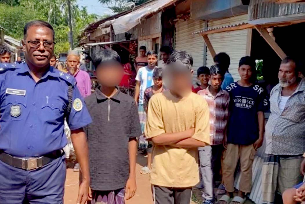 ‘জয় বাংলা’ স্লোগানের ভিডিও ভাইরাল, ৩ কিশোর গ্রেপ্তার Video of 'Joy Bangla' slogan goes viral, 3 teenagers arrested Onnetion