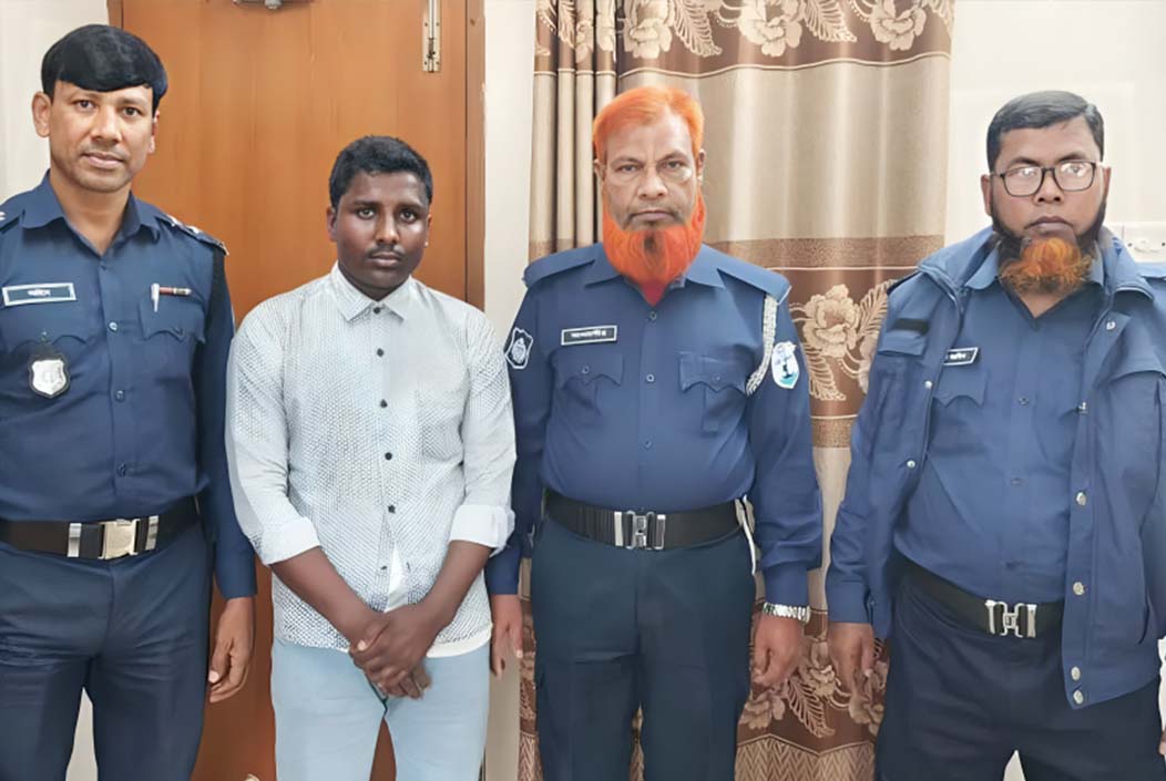 Rohingya youth arrested for applying for passport under fake identity in Sirajganj Onnetion