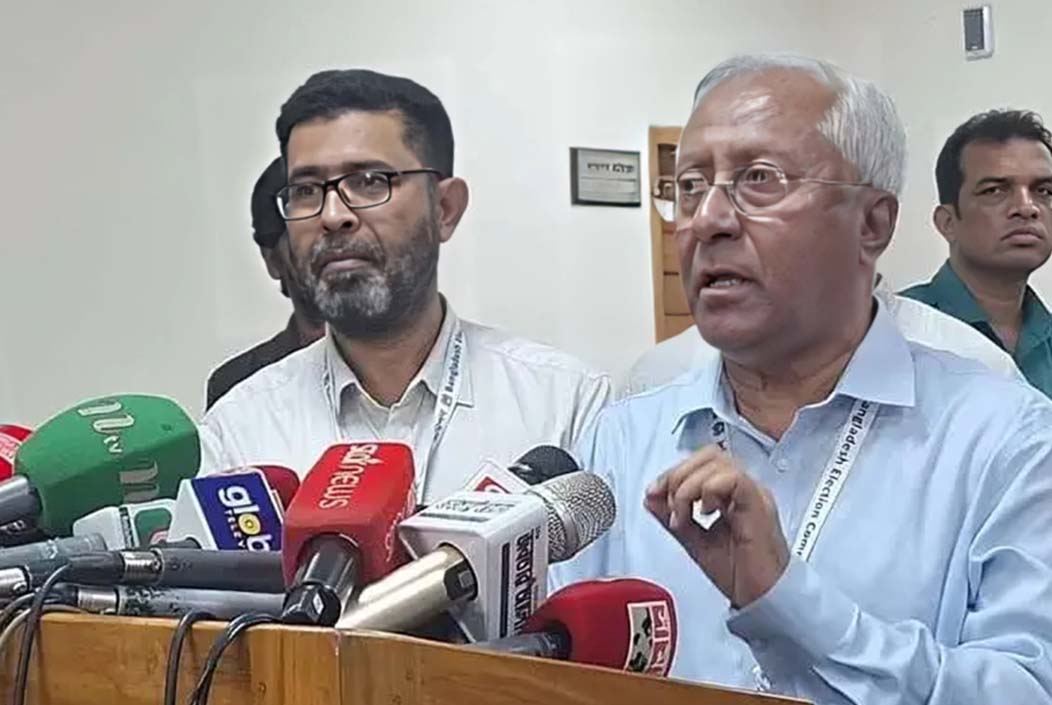 তারেক রহমান এখনো ভোটার হননি, ইসি চাইলে ভোটার হতে পারবেন: ইসি সচিব Tarique Rahman has not yet become a voter, he can become a voter if the EC wants EC Secretary Onnetion