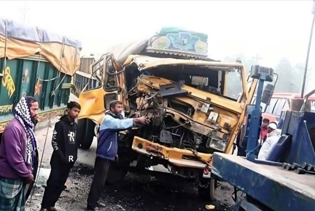 Truck driver killed after being hit by parked truck in Bogra Onnetion