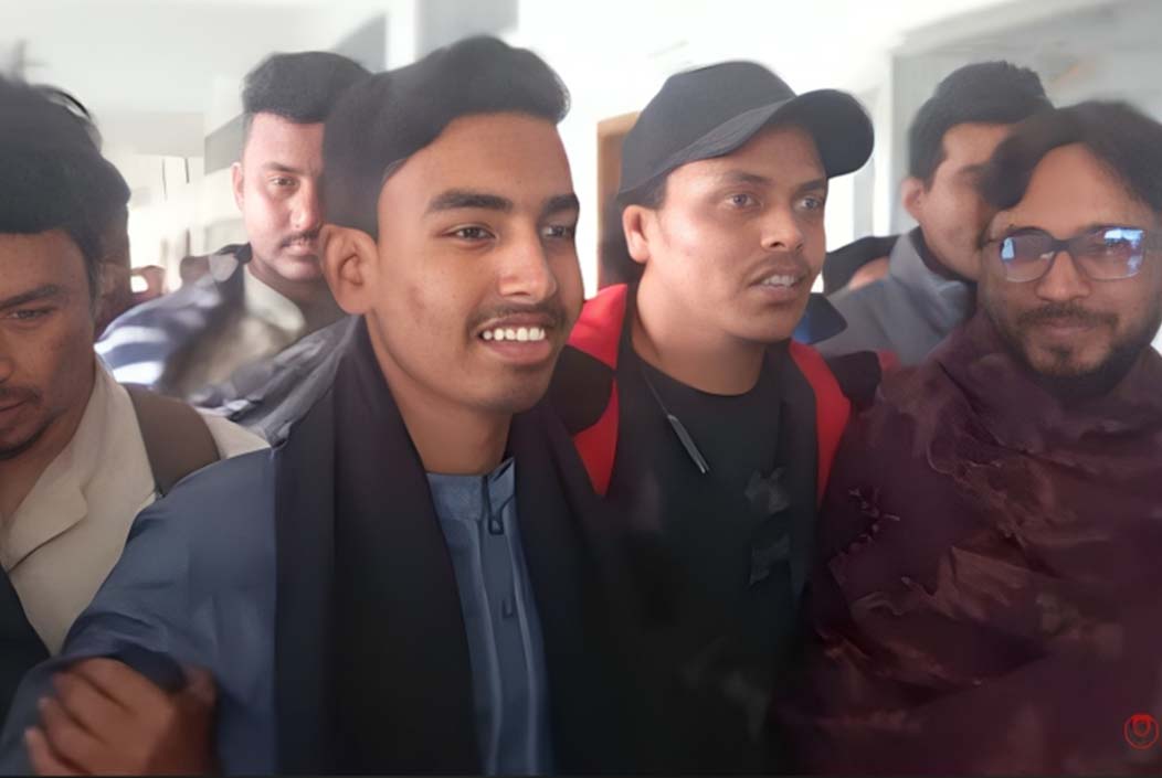 থানায় বসে ওসিকে হুমকি দেওয়া বৈষম্যবিরোধী নেতা মাহদীর জামিন Anti-discrimination leader Mahdi, who threatened OC at police station, gets bail Onnetion