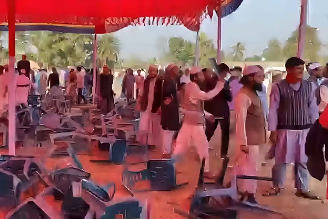 BNP-Jamaat clash over stage seating in Sherpur, at least 30 injured Onnetion