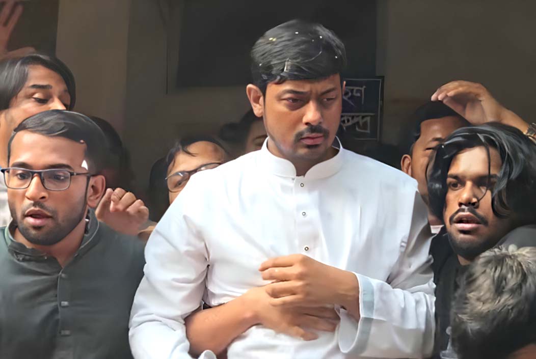 Eggs thrown at Dhaka-8 constituency candidate Nasiruddin, scuffle breaks out in college Onnetion