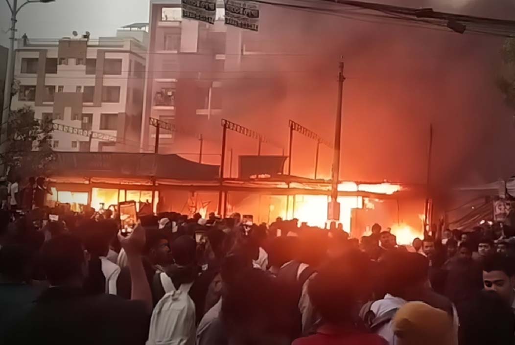 Massive fire at Uttara's raw market, five units under control Onnetion