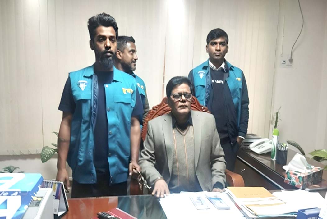 Primary education official arrested with bribe money Onnetion