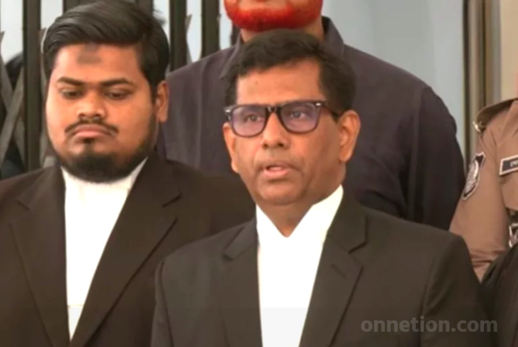 ট্রাইব্যুনাল প্রাঙ্গণে সাংবাদিকদের প্রশ্নের উত্তর দিচ্ছেন চিফ প্রসিকিউটর মোহাম্মদ তাজুল ইসলাম। ছবি: সংগৃহিত ট্রাইব্যুনাল প্রাঙ্গণে সাংবাদিকদের প্রশ্নের উত্তর দিচ্ছেন চিফ প্রসিকিউটর মোহাম্মদ তাজুল ইসলাম। ছবি: সংগৃহিত