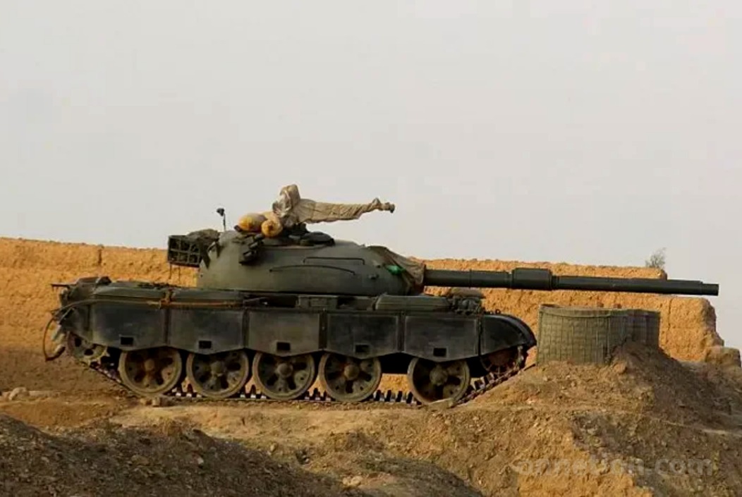 উত্তেজনার জেরে চমন সীমান্তে টহলরত একটি ট্যাংক। ছবি: সংগৃহীত।