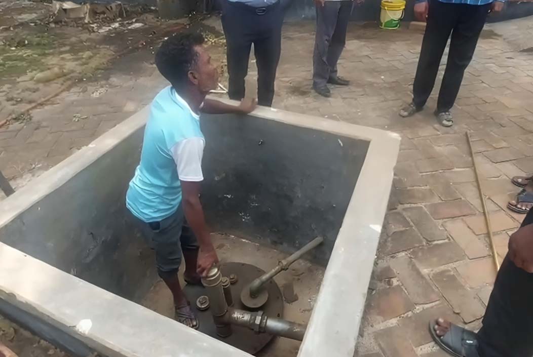 ফরিদপুরে বন্ধ পাম্পে ৫৪ হাজার লিটার জ্বালানি উদ্ধার, জরিমানা 54,000 liters of fuel recovered from closed pump in Faridpur, fined Onnetion