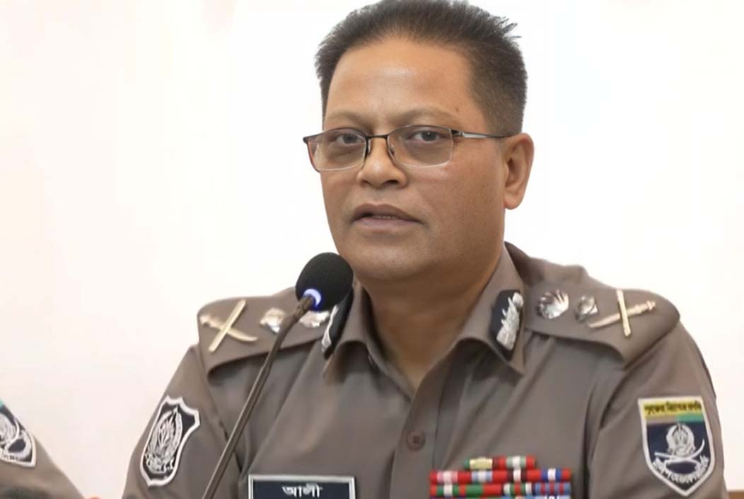 হাদি হত্যায় গ্রেপ্তার দুজনকে ফেরাতে কূটনৈতিক তৎপরতা চলছে: আইজিপি Diplomatic efforts underway to return two arrested in Hadi murder case IGP Onnetion