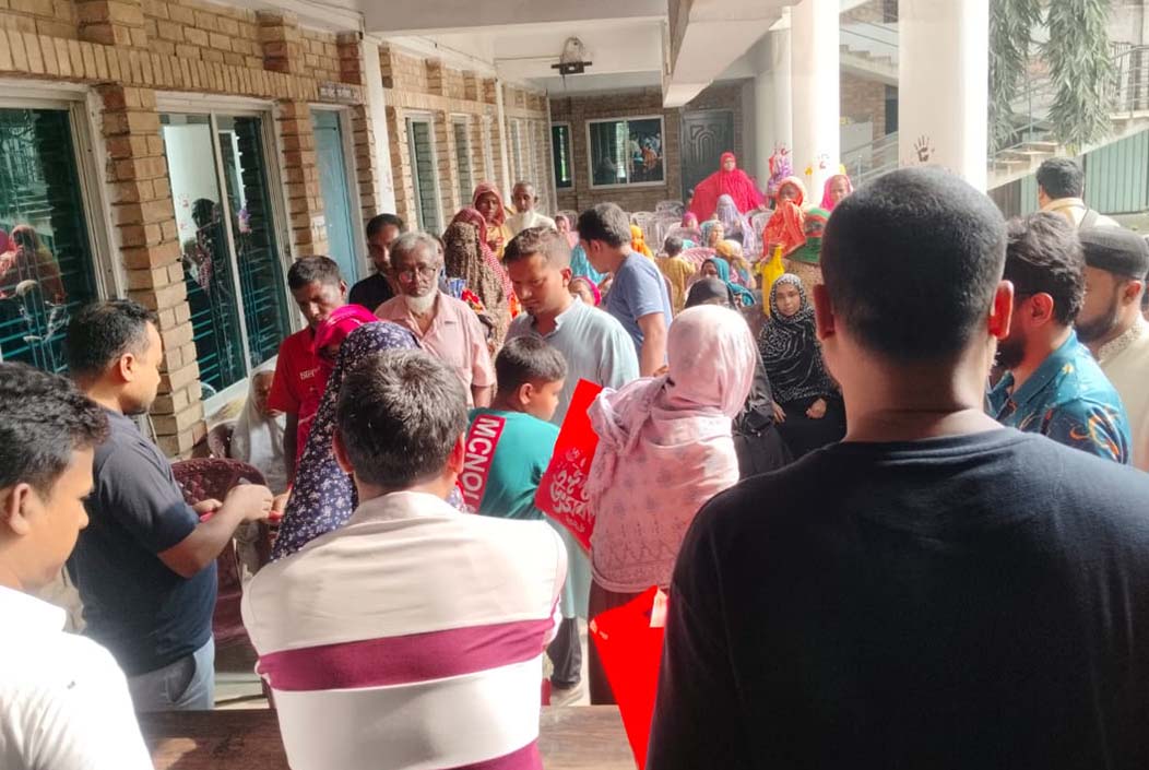 Dur family distributes Eid gifts to 162 underprivileged people in Sherpur Onnetion