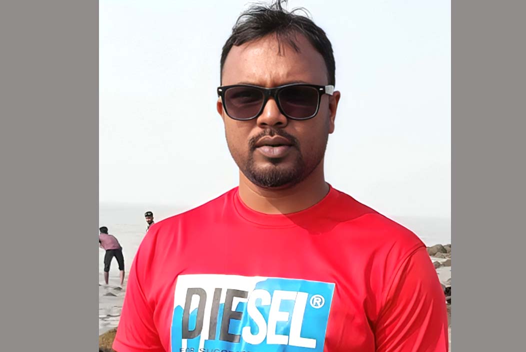 Jubo Dal leader shot dead in public in Khulna Onnetion