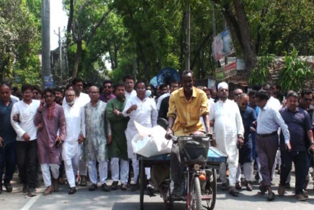 Protest procession in Jhenaidah with BNP worker's body Onnetion