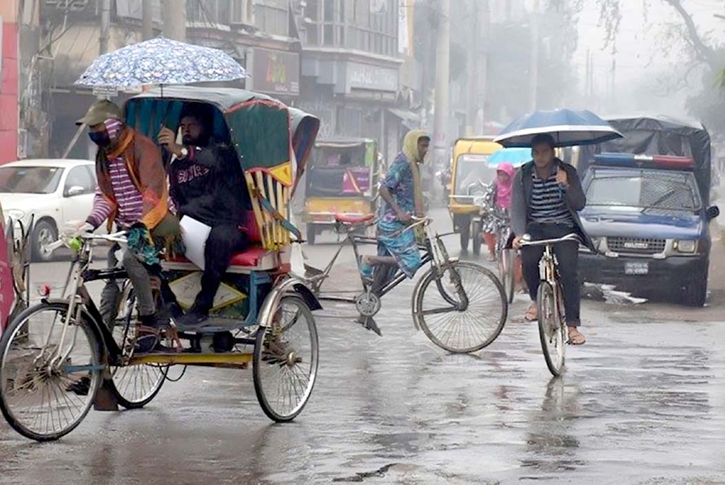দুপুরের মধ্যে ঢাকায় বজ্রবৃষ্টির আভাস Thunderstorms expected in Dhaka by noon Onnetion