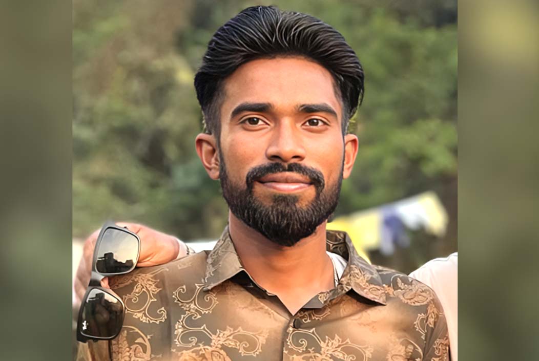 Accused in multiple cases hacked to death in front of eye hospital in Bogra Onnetion