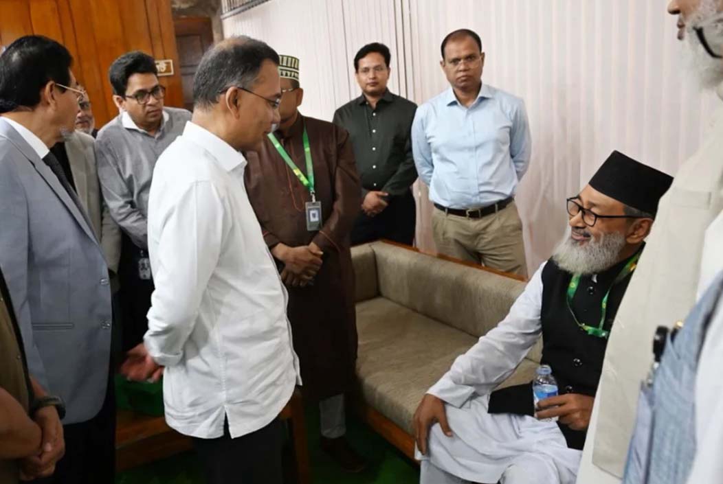 Jamaat MP falls ill in parliament session, PM inquires Onnetion