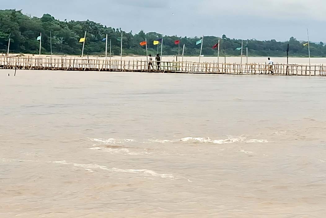 Water levels in 4 rivers above danger level, flood threat in 5 districts Onnetion