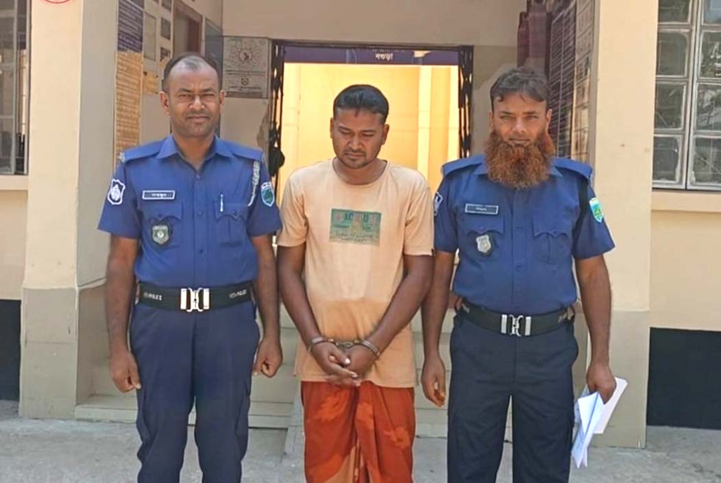Youth arrested with 20 pieces of Yaba in Bogra Onnetion