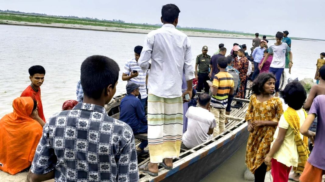 Nine rescued, one woman missing after boat capsizes in Jamuna Onnetion