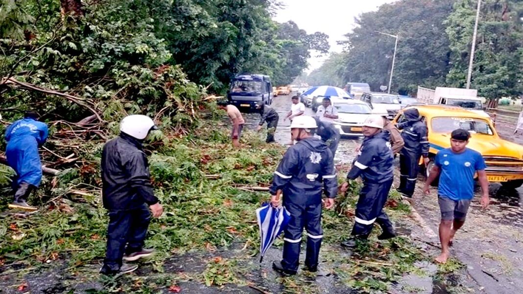 West Bengal devastated by Kalbaisakhi storm, 8 people killed onnetion